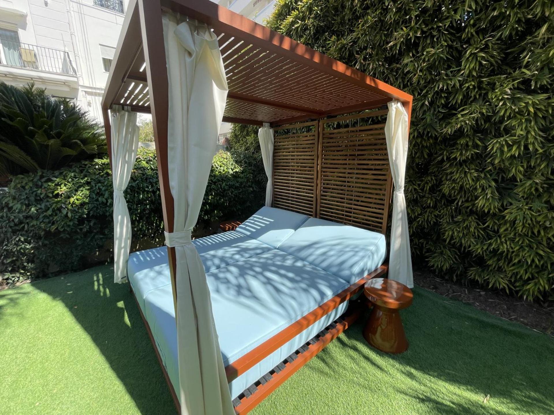 Hotel Le Canberra Cannes Exterior photo